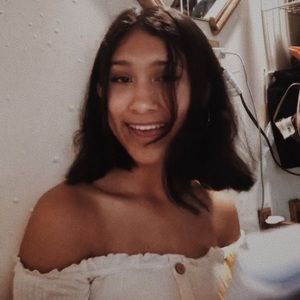 Meet your Posher, Daniela